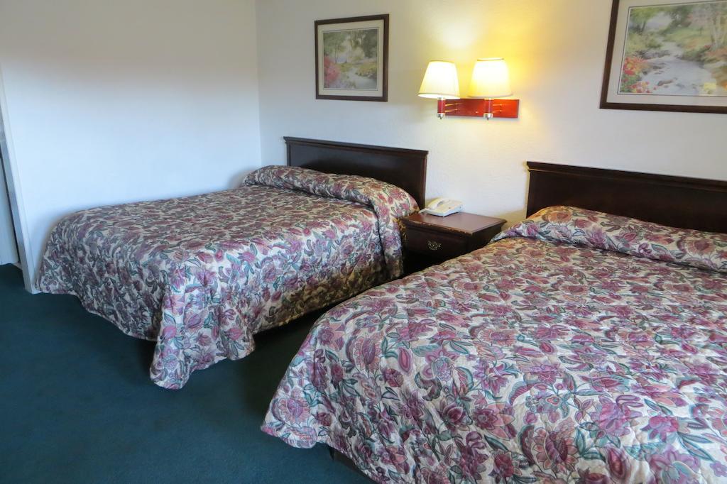 Capri Motel Redwood City Room photo